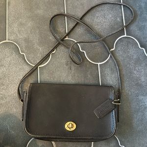 Vintage coach mini bag. Approx 8x4in size.